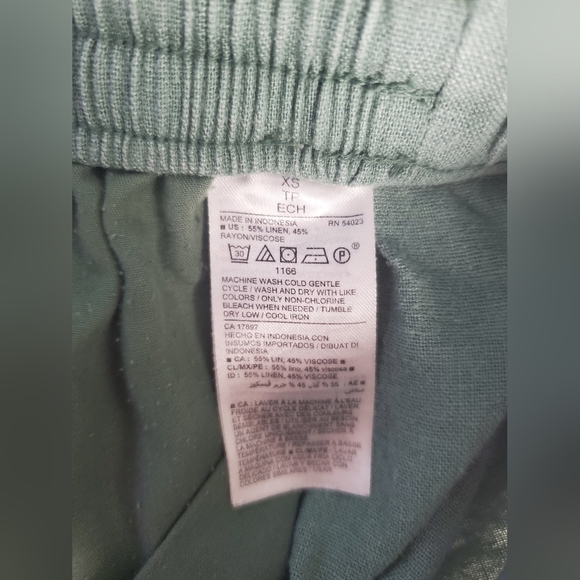 Linen blend shorts - Picture 2 of 7